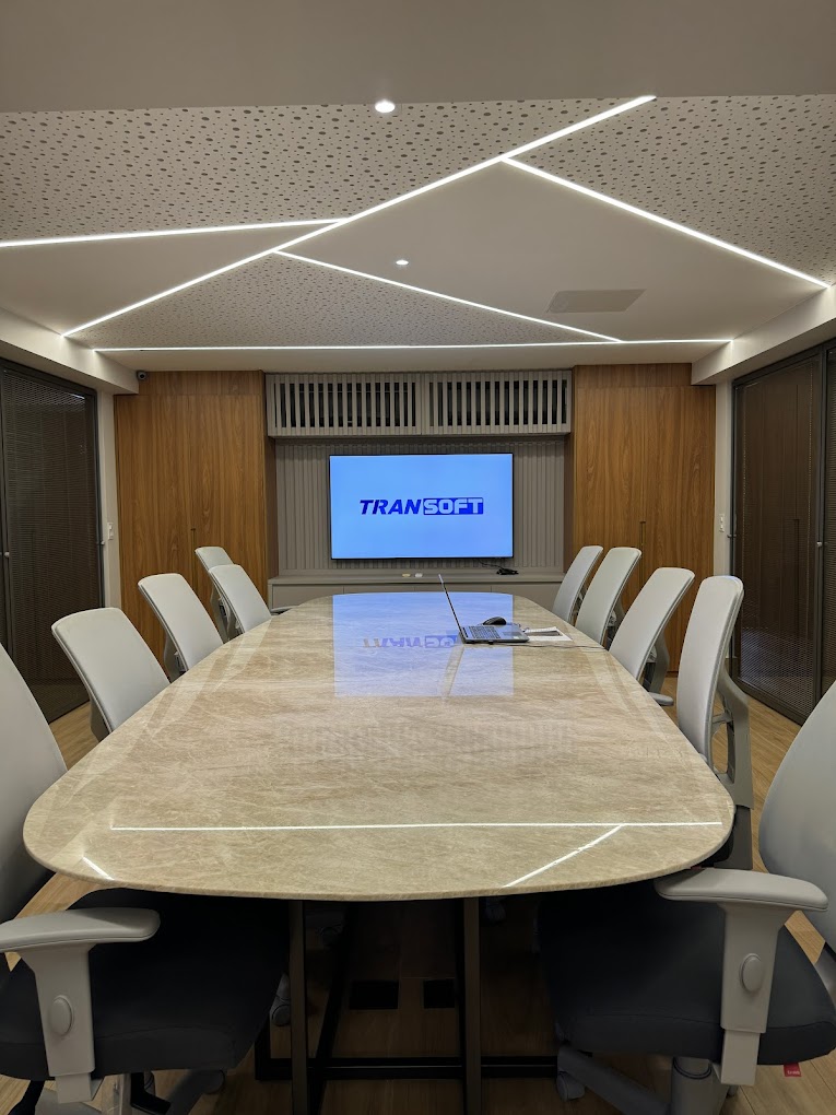 Imagem da sala de reunião da Transoft